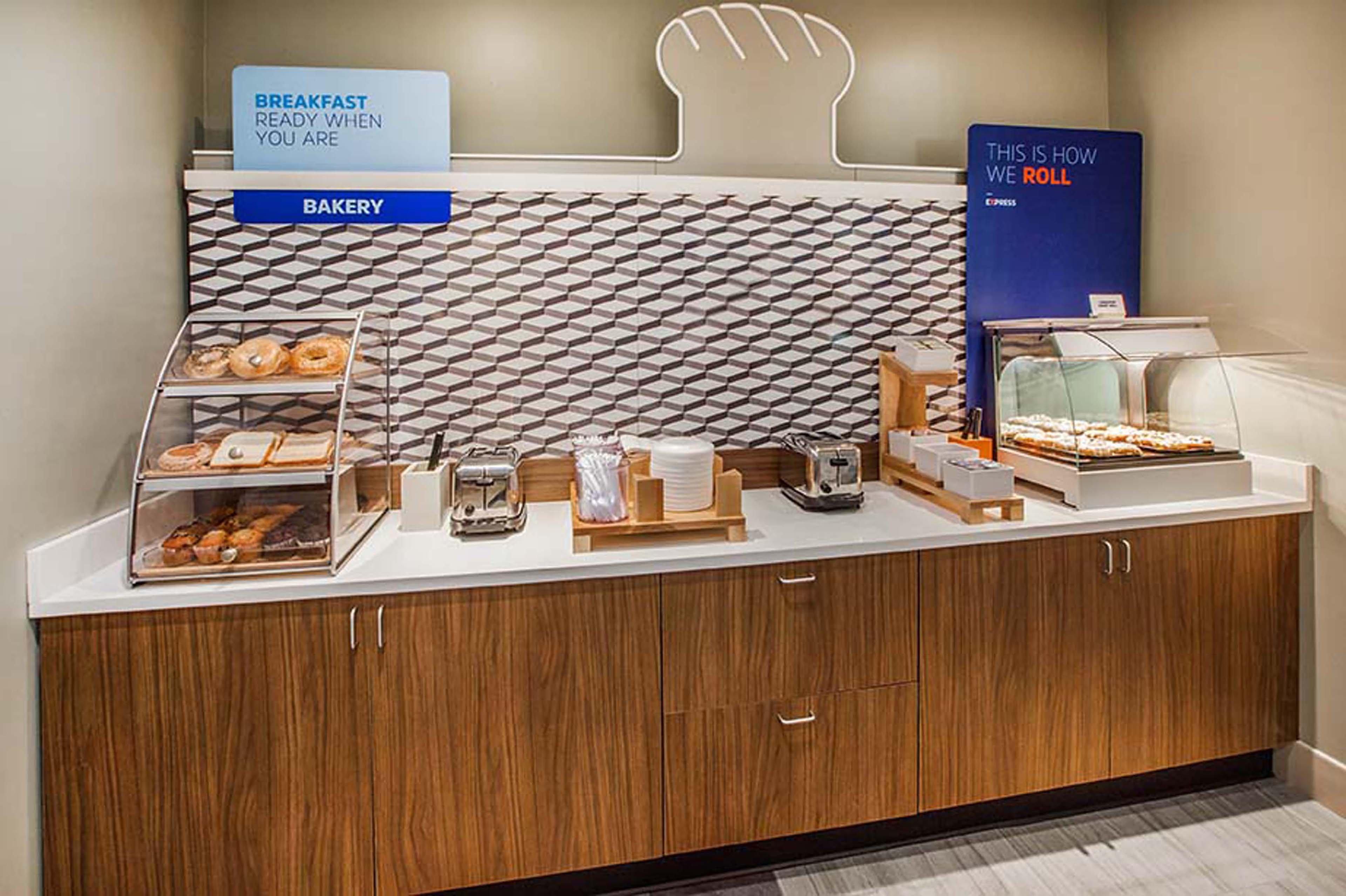 Holiday Inn Express & Suites - Elko By Ihg Bagian luar foto