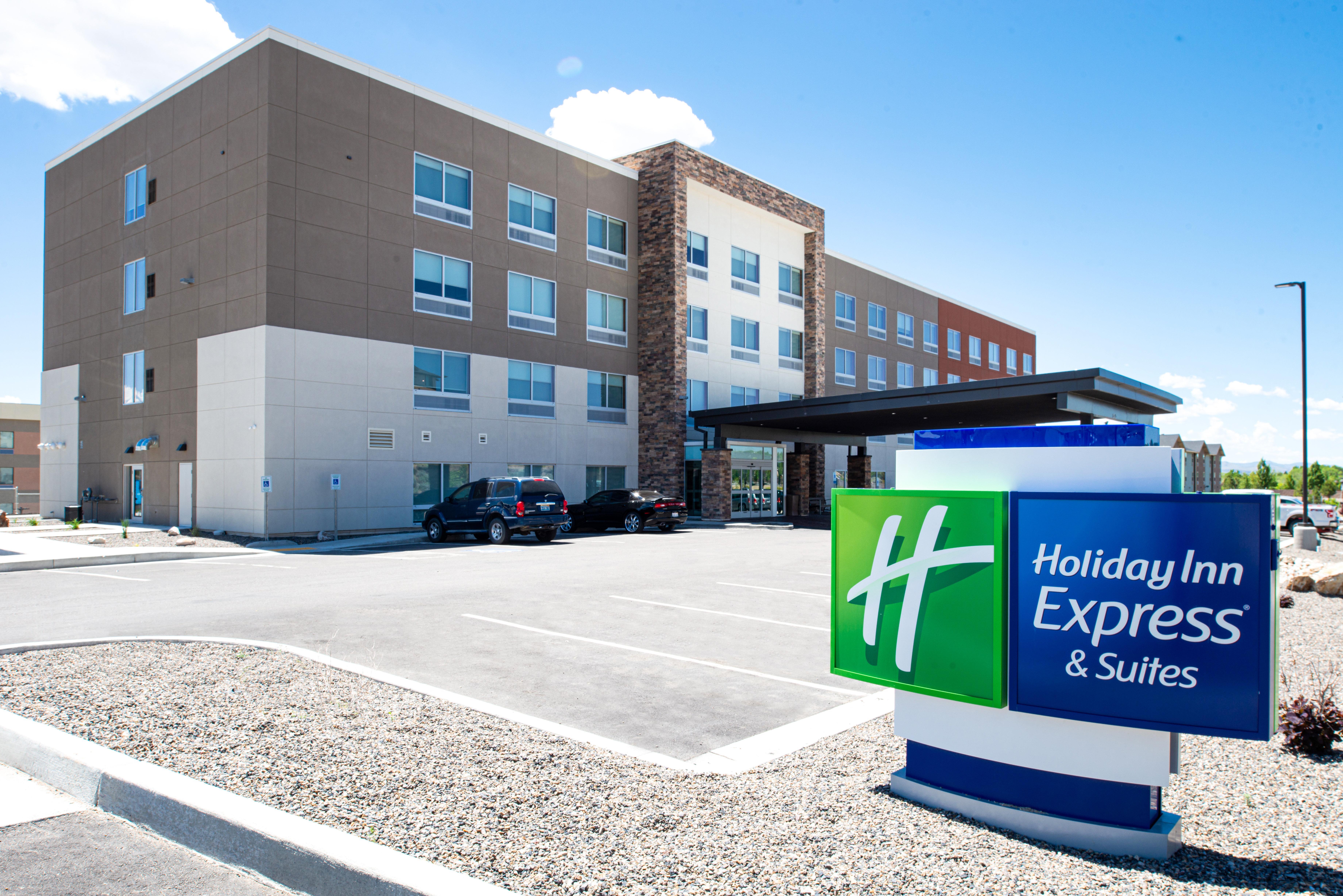 Holiday Inn Express & Suites - Elko By Ihg Bagian luar foto