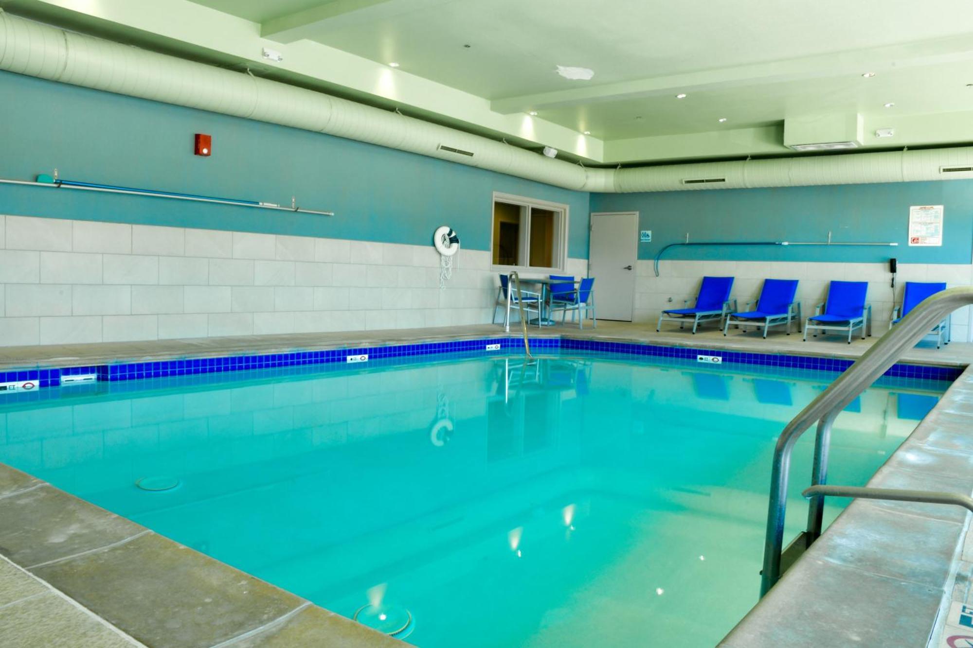 Holiday Inn Express & Suites - Elko By Ihg Bagian luar foto